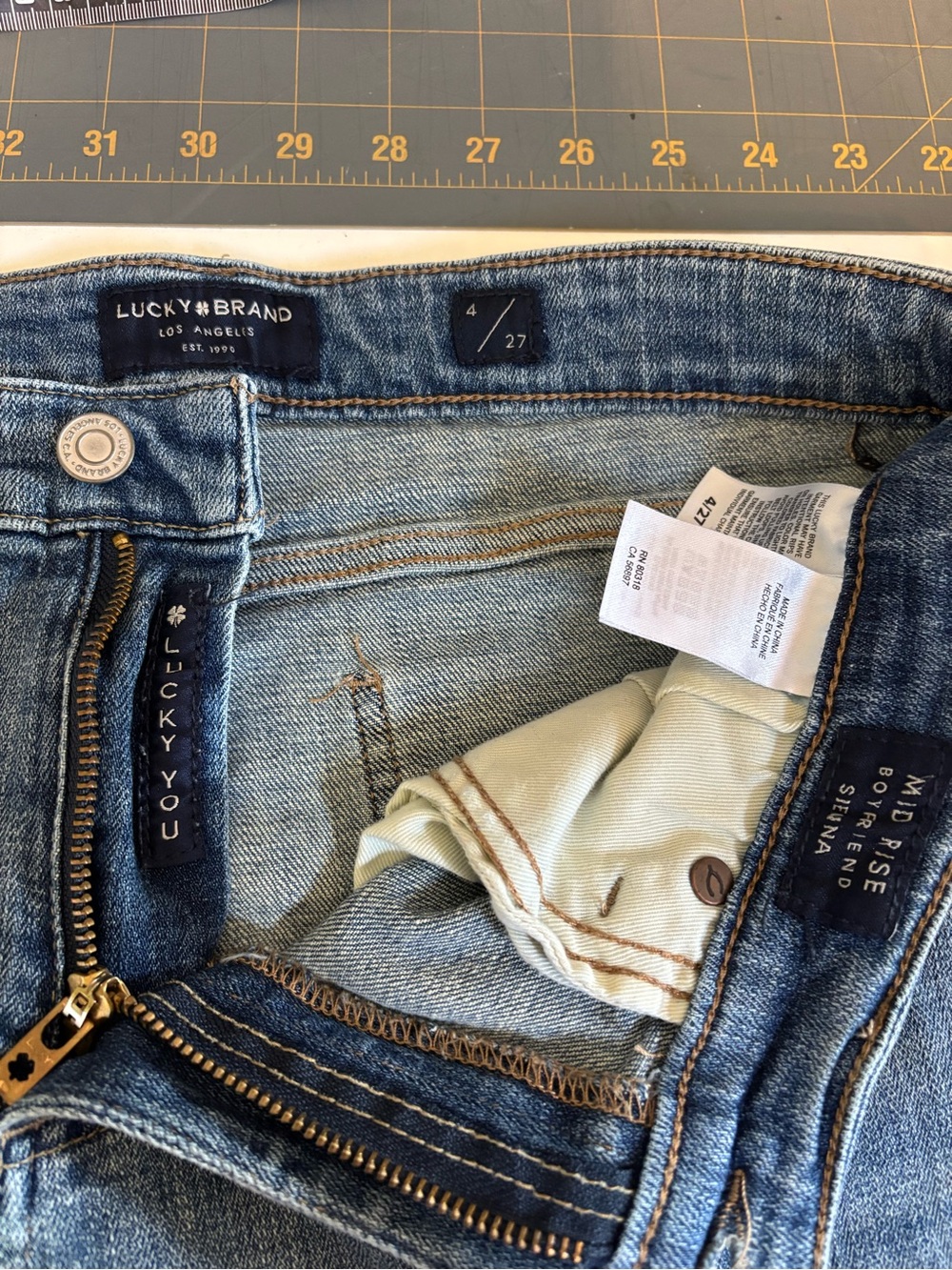 Lucky Brand Blue Light Wash Mid Rise Sienna Boyfriend Jeans - Picture 5 of 9